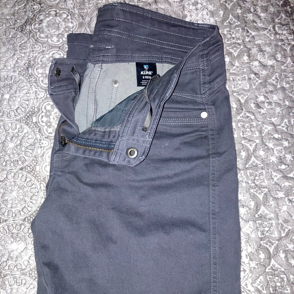 Woman’s KUHL brand pants never worn